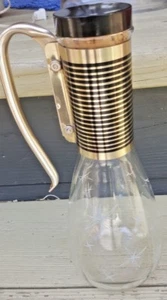 VINTAGE PYREX GOLDFARBENE KARAFFE KAFFEEKANNE ATOMSTERN RETRO KORKDECKEL   - Bild 1 von 7