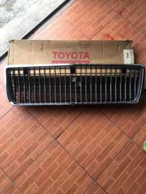 Apto para TOYOTA CRESSIDA RX30 RX-30 Delantero REJILLA RADIADOR NOS JAPÓN. Foto 1 de 4