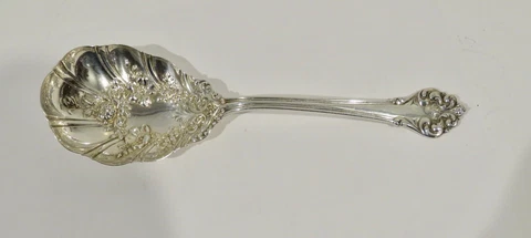 Reed & Barton Elegante Sterling Floral Bowl Large Solid Berry / Casserole Spoon Cover