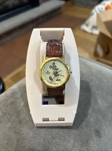 DISNEY MICKEY MOUSE WATCH Y481-1730 GOLD FACE SILHOUETTE LORUS - Picture 1 of 11