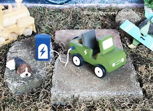 CRATE & BARREL WOODEN ECO VEHICLE TOY -NIB- DRIVE THE LITTLE ONE’S IMAGINATON! - Picture 1 of 9