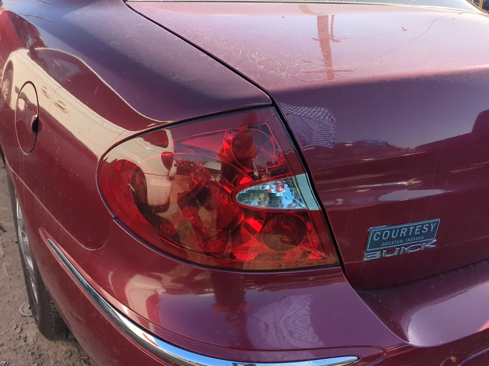 Luz trasera del lado izquierdo del conductor Buick Lacrosse 2005-2009 OEM Z8ISO Foto 1 de 1