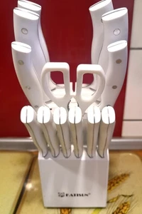 Messerblock mit 12 Messern, Schere und Schärfeinrichtung - Bild 1 von 6