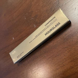 Hourglass Confession I CAN'T LIVE WITHOUT - Ultra SlimHigh Intensity Lipstick - Picture 1 of 3