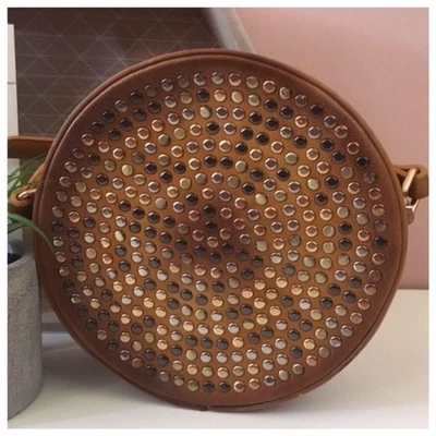 Bolso Bandolera Francesca’s Street Level Marrón Tachonado Círculo Nuevo con Etiquetas  Foto 1 de 4