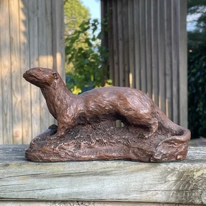 7" Resin Otter Chevat mit Fisch Mantelstück House of Goebel England Figur signiert - Bild 1 von 6