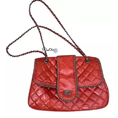 Bolso Cartera Big Buddha Rojo Acolchado con Correa de Cadena y Dije Foto 1 de 4