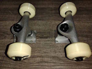Girl Skateboards 52mm Set of Four Wheels & Trucks Attached Appear Unused No Wear - Picture 1 of 13