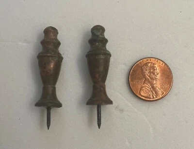 RELOJ ANTIGUO DE METAL PEQUEÑO CON ACABADO o ACABADOS DE MUEBLES Foto 1 de 4