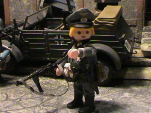 PLAYMOBIL CUSTOM OFICIAL WEHRMACHT (NORMANDIA-1944) REF-0595 BIS - Imagen 1 de 10