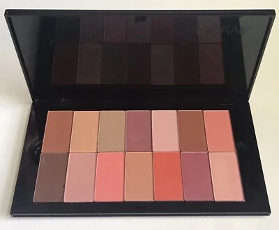 Paleta Mary Kay Filled Pro con Chromafusion mejilla y contorno y colores iluminadores Foto 1 de 4