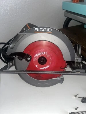 Ridged R3205 Circular Saw 7-1/4 in. (184mm) 120v 60hz 15A - Image 1 of 4