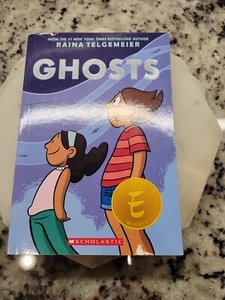 Ghosts: A Graphic Novel by Telgemeier, Raina First Edition 2016 - Foto 1 di 13