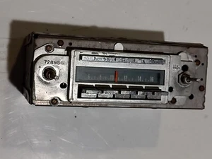 1965 1966  Pontiac Grand Prix Bonneville Delco Radio 7289752 7289641 - Picture 1 of 2