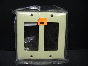 Adler 2152-V Zwei Gang Elfenbein Zwei Dekorateur Geräte Wandplatte (Steckdose/Schalter) - Bild 1 von 1