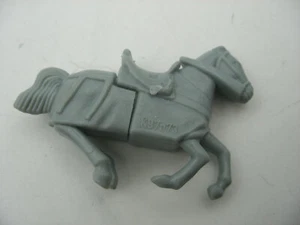 Surprise KINDER Ancien Metal Ritter zu Pferd Cheval Horse Mettalfiguren - Picture 1 of 2