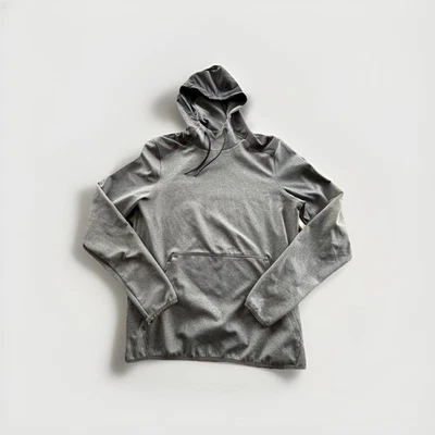 Sudadera con Capucha Rhone Para Hombre Pequeña Sudadera Pullover Rendimiento Bolsillos Agujeros para Pulgares Foto 1 de 4