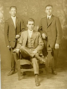 Reloj Bolsillo RPPC Grupo Foto Hombres Guapos Pelo Resbaladizo Postal Akron Ohio - Imagen 1 de 5