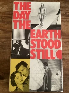 The Day The Earth Stood Still (VHS, 1991) 1951 Science Fiction Classic Movie - Picture 1 of 3