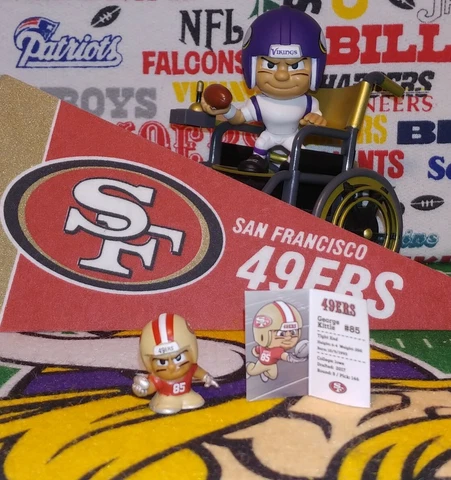 2020 NFL Silver Series 9 Teenymates San Francisco 49ers TE George Kittle figure Cover