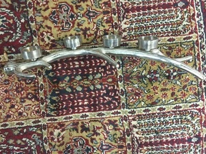 CANDELABRO DE MESA DE CIERVO CONTIENE 4 VELAS DE TÉ, NIQUELADO NUEVO, ACOSADORES  - Imagen 1 de 3