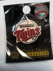 Minnesota Twins Logo Lapel Pin Collectible MLB Licensed - Picture 1 of 2
