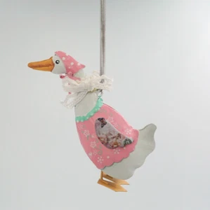 Blech Gans Hänger Ostern Frühling Handbemalt Blechgans Deko Anhänger aus Metall - Bild 1 von 6