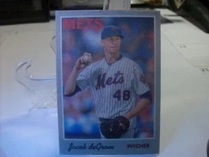 2019 Topps Heritage 1970 Adesivi in tessuto #11 - Jacob deGrom 19-017 - Foto 1 di 2