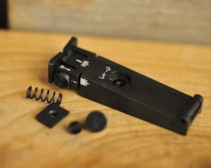 Thompson Center Octagon Rear Sight w/ Screws No Pivot Pin - Picture 1 of 9