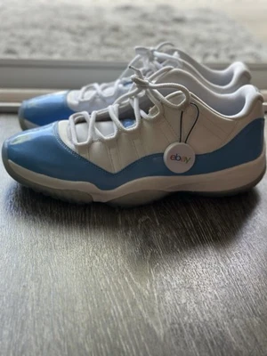 Tênis de basquete Jordan retrô 11 baixo UNC branco azul tamanho 12 azul Carolina - Imagem 1 de 4