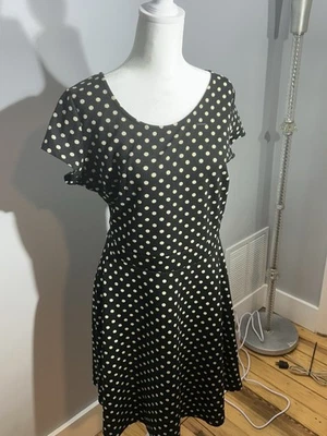 Vestido para mujer a lunares de Gilli negro con lunares blancos, lavable a máquina Foto 1 de 3