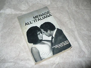 MENAGE ALL'ITALIANA MARIO HEAD LERICI ED. 1966 FILM TOGNAZZI ERRATEN BUCCELLA  - Bild 1 von 1