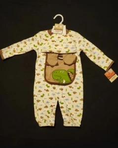 Carter's Baby Boy 4 Piece Layette Set Pajama Hat Socks Dinosaur Bib Size 6 Month - Picture 1 of 11