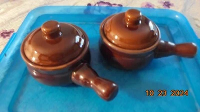 Tazón/vasija de sopa de cebolla francesa de gres marrón vintage con mango y tapa Foto 1 de 4