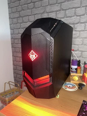 OMEN by HP Desktop PC 880-112na ( i7-8700, GTX 1070, 16gb RAM ) - Image 1 of 4