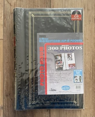 Pioneer Bi-Directional Slip In Pockets Blue Album Holds 300 4x6 Photos - Image 1 of 4