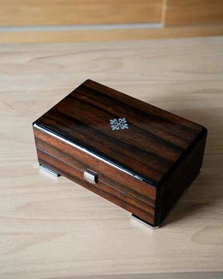 百达翡丽木盒/鹦鹉螺、Aquanaut、Calatrava、并发症 — 第 1/4 张图片