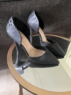 Tacones negros Foto 1 de 3
