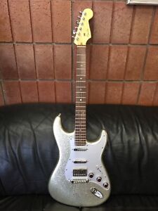 2007 Fender USA Deluxe Stratocaster Neck Warmoth Body Squealing Pig Guitars Cust