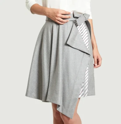 Falda gris tallada 'Jupe' envolvente asimétrica plisada lateral hasta la rodilla talla 40 Foto 1 de 4