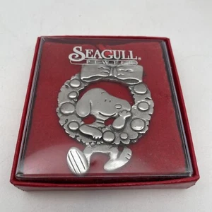 Seagull Pewter Peanuts Collection Snoopy With Wreath Ornament - Picture 1 of 2
