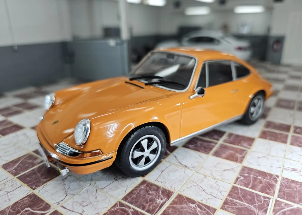 WHITEBOX 1968 PORSCHE 911 CUPÉ ESCALA S 1/24 MODELO DIECAST COCHE Foto 1 de 4