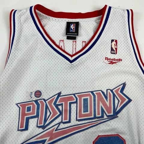 Vintage Reebok Men’s Jersey White 100% Polyester Pistons Ben Wallace Size 2XL Cover
