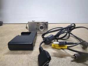 Sony Cyber-Shot DSC-W55 7,2 megapixel fotocamera digitale argento caricatore batteria nuova pulita!  - Foto 1 di 8