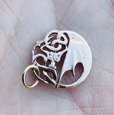 A RARE VINTAGE CLOGAU SOLID 9CT ROSE GOLD ZOOMORPHIC WELSH DRAGON CHARM, C1980s. - image 1 of 4