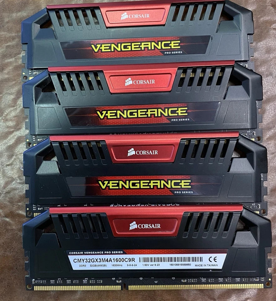Corsair Vengeance PRO SERIES 4x8GB (32GB) DDR3 Ram - Bild 1 von 4