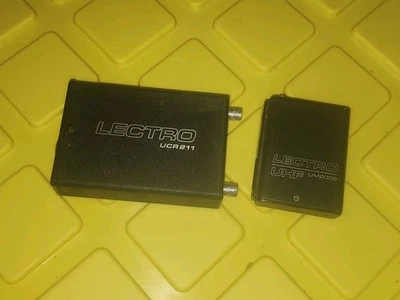 Lectrosonics UCR211 and UM200 Wireless System Block 28 WORKS GREAT PLS READ DESC - Image 1 of 4