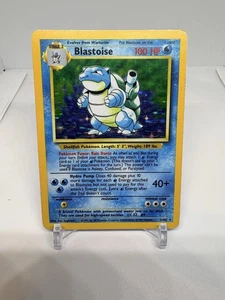 🔥 Base Set Blastoise No Stage Error 2/102 Holo Rare Misprint ERROR (Pokemon) 🔥 - Picture 1 of 2
