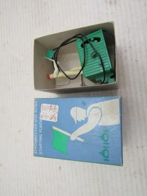 DE COLECCIÓN Strombecker Starting Flagman escala 1/32 accesorio coche ranura pista de carreras Foto 1 de 3