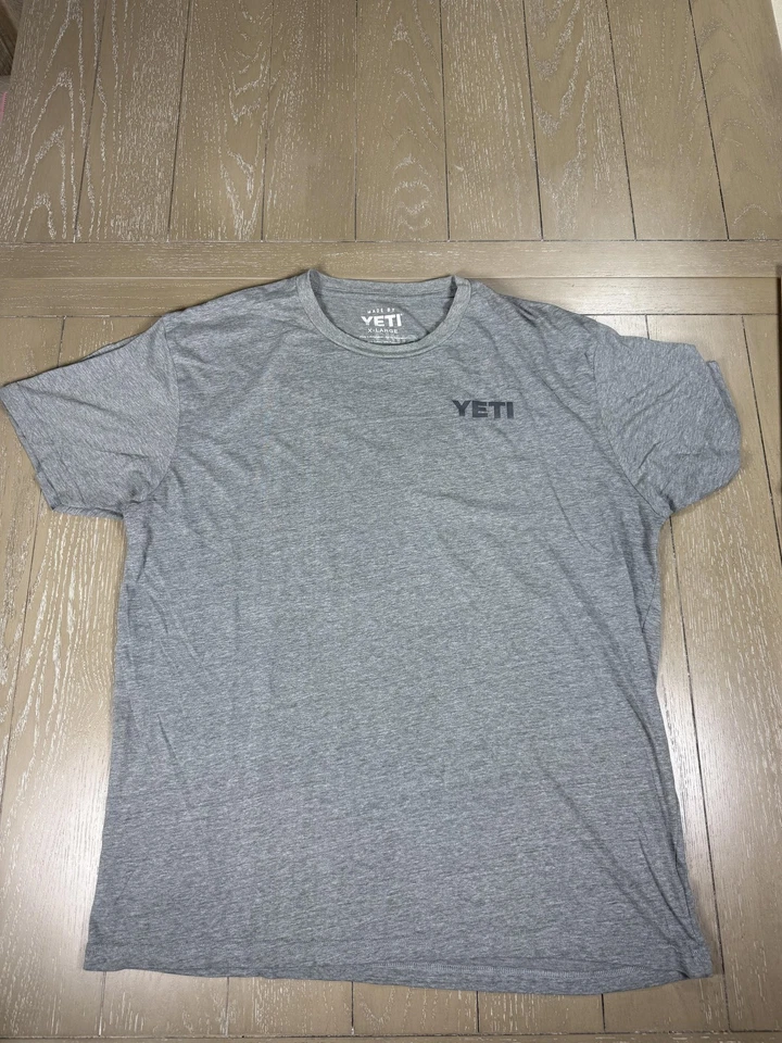 Camisa YETI Para Hombres XL Gris Construida Para El Surfista Salvaje Camiseta Gráfica Exterior Foto 1 de 4